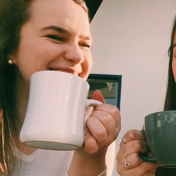 Meet your Posher, Nicole - Picture 1 of 1